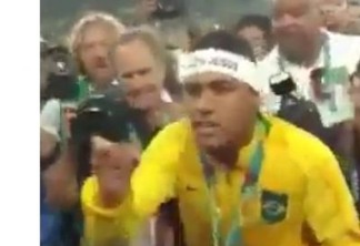 VEJA VÍDEO: após conquistar ouro com a Seleção no Rio, Neymar xingou torcedor no Maracanã
