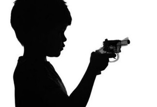 Professora encontra arma em mochila de criança de dois anos em creche
