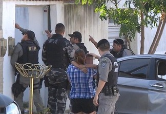 TENSÃO - Pai mantém filho refém por quatro horas em Campina Grande