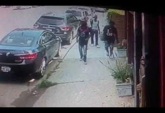 VEJA VÍDEO: Ladrão furta notebook de um carro e acaba salvando um cachorro que estava preso lá dentro