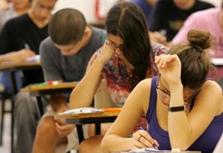 Estudantes federais têm desempenho ótimo, mas governo Temer ignora