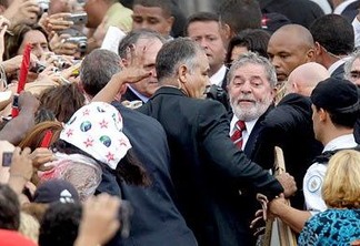 RESISTIR COM CORAGEM:  "Vamos as ruas lutar pelos direitos políticos de Lula" - Por Langstein de Almeida