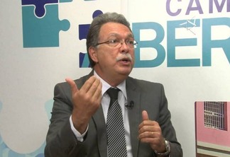 Inaldo Dantas diz que as propostas dos candidatos 'mudam a cada horário político'