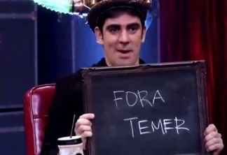 Marcelo Adnet escreve "Fora Temer" em brincadeira no 'Adnight'