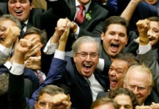 Como votaram os deputados da foto histórica com Cunha: Hugo Motta sumiu do plenário