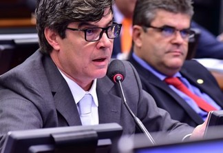 Imprensa nacional repercute posicionamento de deputado paraibano sobre reforma da previdência