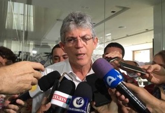 PESSOALMENTE: Ricardo Coutinho vai protocolar recurso contra racionamento na Justiça Federal em Recife