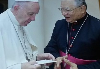 Dom Genival concelebra com Papa Francisco