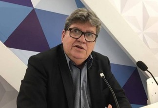 João Azevedo rebate críticas e afirma que a oposição possui discurso distante da realidade