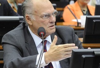 Deputado Roberto Freire é anunciado novo ministro da Cultura