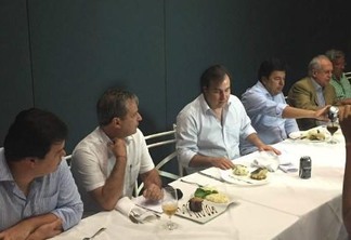EM BUSCA DE VOTOS: Rodrigo Maia reúne deputados do nordeste no Recife em almoço; três paraibanos presentes
