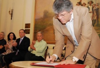 Governador Ricardo Coutinho anuncia data para inaugurar Hospital Metropolitano