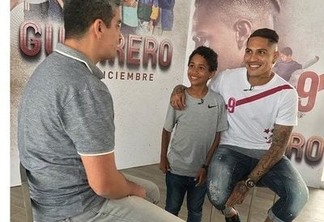 Guerrero aproveita férias para lançar filme e projeta triunfos do Fla em 2017