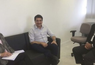 Manoel Junior recebe visita do empresário Eduardo Carlos