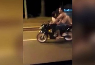 VEJA VÍDEO - Casal é flagrado fazendo sexo em moto em movimento