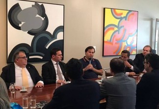 Rômulo promove encontro de Rodrigo Maia com presidentes de assembleias