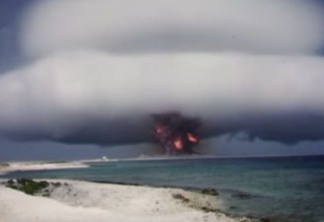 Estados Unidos liberam vídeos incríveis e raros de testes com bombas atômicas - ASSISTA