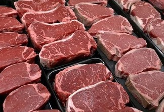 União Europeia acena com bloqueio a carne brasileira