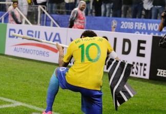 Neymar volta a comemorar gol ao estilo CS: GO e "quebra a internet" mais uma vez