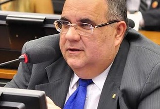Rômulo Gouveia registra na Câmara o novo arcebispo da Paraíba