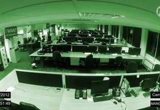 VEJA VÍDEO: Câmera de segurança em escritório, na Inglaterra, flagra eventos paranormais