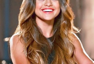 Selena Gomez se diz surpresa com sucesso de '13 reasons why'