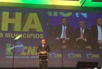 Senador Cássio Cunha Lima faz transmissão ao vivo nesse instante direto da XX Marcha dos prefeitos - ASSISTA