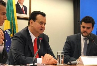 Wilson Filho recebe ministro Gilberto Kassab na Comissão de Fiscalização Financeira e Controle