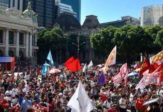 Dia do Trabalhador é marcado por protestos em todo o Brasil