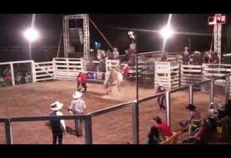 FERA INDOMÁVEL: Peão morre pisoteado por touro durante festa de rodeio - VEJA VÍDEO