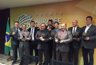 ABRADEE: Energisa Paraíba e Energisa Borborema recebem troféu de reconhecimento nacional