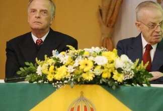VIDA LONGA AO REI? Encontro monárquico brasileiro pede a volta da monarquia no país