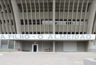 Um dia após invasão na Maravilha, Belo faz treino fechado no Almeidão