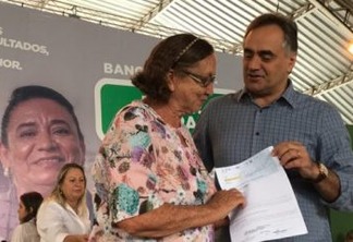 Cartaxo entrega crédito do 'Banco Cidadão' e confirma 'maratona de obras e serviços'