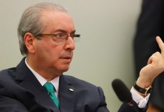 Eduardo Cunha prepara dossiê contra Michel Temer