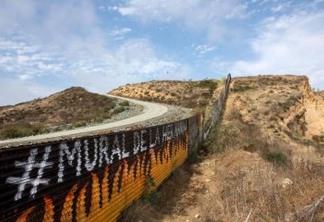 Trump diz que muro com México não se estenderá por toda fronteira