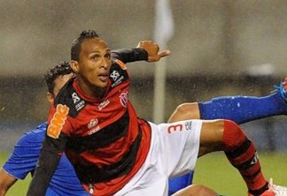 Acidente de carro com ex-jogador do Flamengo causa morte