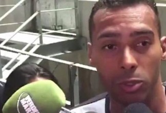 Jogador do Ceará acusa zagueiro do Inter de racismo: 'me chamou de macaco duas vezes'