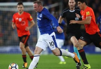 Rooney reestreia com vitória na Liga Europa