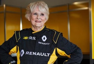 Mulher de 80 anos é a pessoa mais velha a pilotar um F1