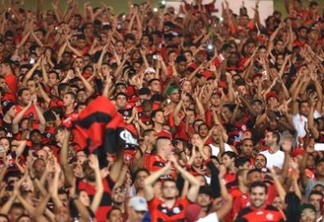 Flamengo é denunciado por arremesso de lata em São Januário