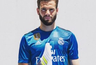 Zagueiro se descuida e vaza nova camisa do Real Madrid nas redes sociais