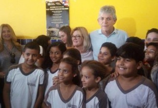 Governador Ricardo Coutinho entrega reformas de mais duas escolas em João Pessoa