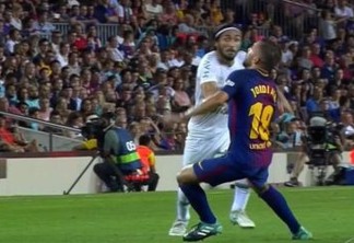 Jogador da Chape brilha durante goleada aplicada pelo Barcelona