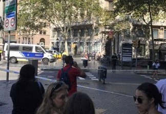 Carrinho de entrega atropela várias pessoas em Barcelona