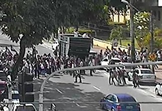 Estudantes realizam protesto no Centro de João Pessoa