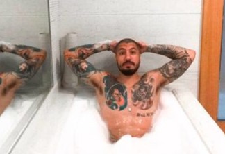 Ex-BBB Fernando deixa seguidores eufóricos com foto na banheira