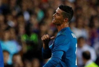 Cristiano Ronaldo é suspenso por 5 jogos por empurrar árbitro
