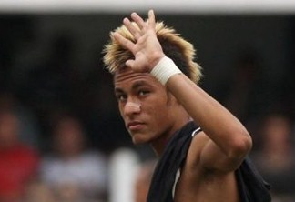 Neymar assina contrato e é a nova estrela do PSG