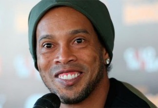 Ronaldinho tinha passaporte original com dados falsos, diz MP